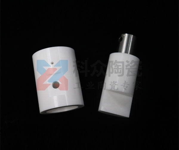 95瓷瓷套的運(yùn)用與特點(diǎn)(圖)